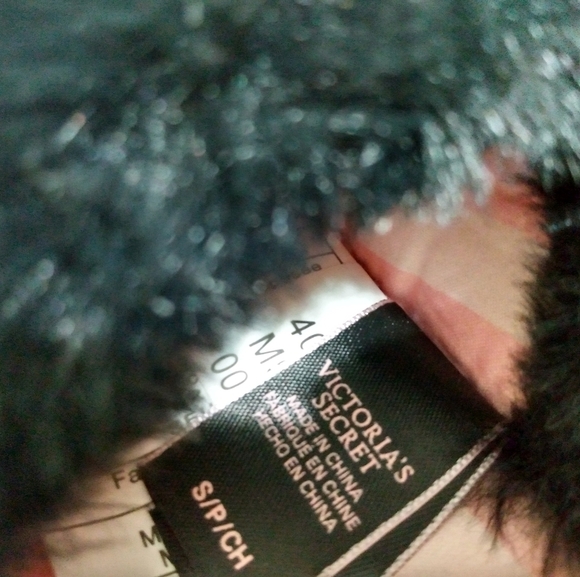 VICTORIA'S SECRET PINK STRIPE SLIPPERS  NWOT  5/6 - Picture 7 of 8